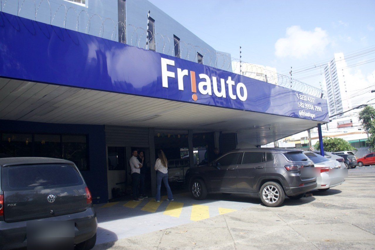Fachada da Friauto em Recife